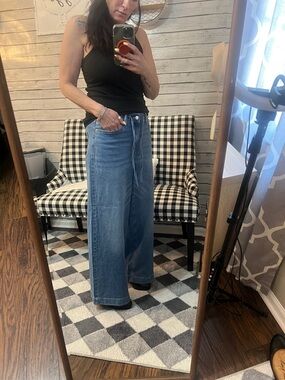 Wide Leg Blue Denim Jeans - Classic High-Rise Style